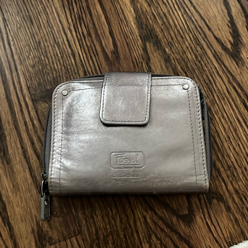 Silver/Gray Fossil wallet